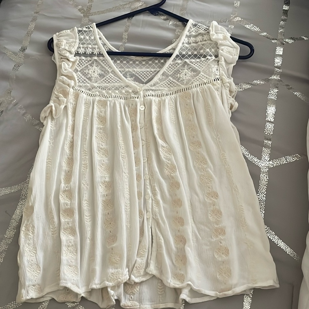 Miss Me small women’s white top